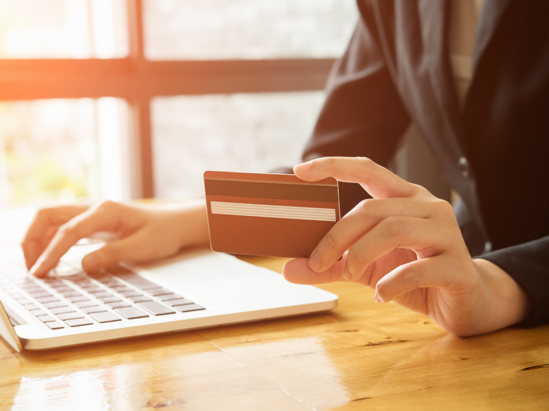 Modelo reclamación tarjeta revolving